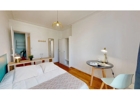 Mieszkanie do wynajęcia - Rue des Cloys Paris, Francja, 155 m², 974 USD (3994 PLN), NET-103133956