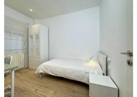 Mieszkanie do wynajęcia - Passatge Dos de Maig Barcelona, Hiszpania, 98 m², 753 USD (3124 PLN), NET-103239146