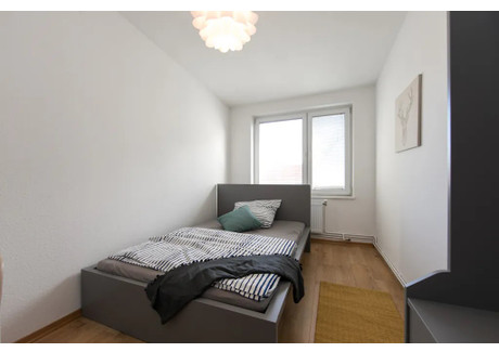 Mieszkanie do wynajęcia - Zwinglistraße Berlin, Niemcy, 62 m², 725 USD (3007 PLN), NET-103301105