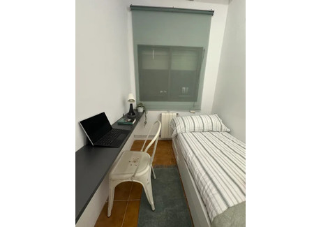 Mieszkanie do wynajęcia - Carrer del Cadí Barcelona, Hiszpania, 70 m², 616 USD (2556 PLN), NET-103328276