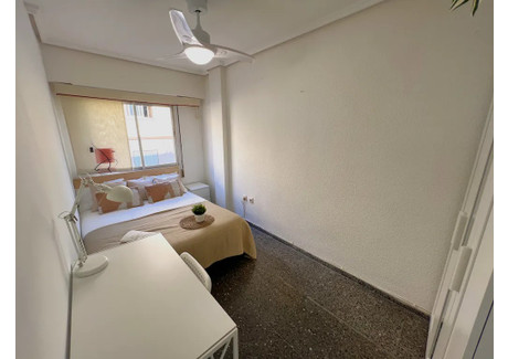 Mieszkanie do wynajęcia - Carrer de l'Esperança Valencia, Hiszpania, 100 m², 365 USD (1403 PLN), NET-94062620