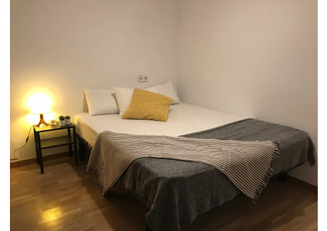 Mieszkanie do wynajęcia - Carrer de Viladomat Barcelona, Hiszpania, 100 m², 703 USD (2834 PLN), NET-94185306