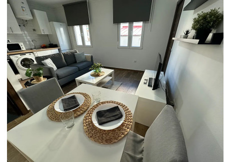 Mieszkanie do wynajęcia - Calle de San Clemente Madrid, Hiszpania, 32 m², 1009 USD (4067 PLN), NET-94186547