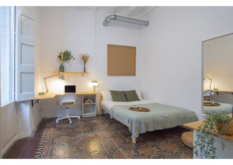 Mieszkanie do wynajęcia - Carrer dels Assaonadors Barcelona, Hiszpania, 350 m², 1058 USD (4202 PLN), NET-94239209