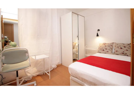 Mieszkanie do wynajęcia - Carrer de González Tablas Barcelona, Hiszpania, 109 m², 761 USD (3037 PLN), NET-94789078