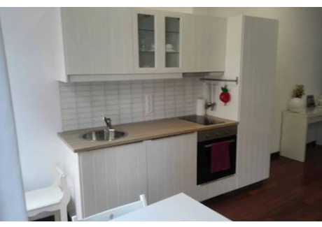 Mieszkanie do wynajęcia - Rua das Flores Porto, Portugalia, 40 m², 1359 USD (5328 PLN), NET-94837677