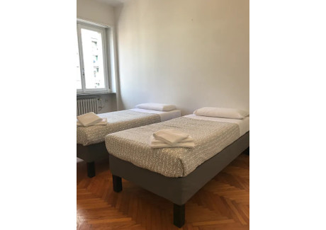 Mieszkanie do wynajęcia - Via Pisanello Milan, Włochy, 80 m², 879 USD (3374 PLN), NET-95170500