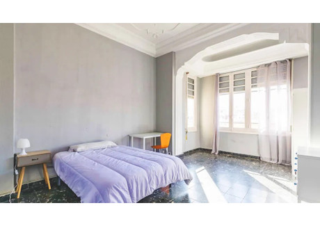 Mieszkanie do wynajęcia - Calle Cuenca Valencia, Hiszpania, 160 m², 435 USD (1713 PLN), NET-95220887