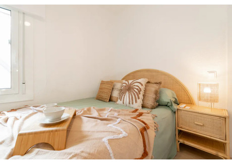 Mieszkanie do wynajęcia - Carrer dels Agudells Barcelona, Hiszpania, 75 m², 912 USD (3593 PLN), NET-95247936