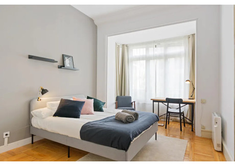 Mieszkanie do wynajęcia - Calle de Ferraz Madrid, Hiszpania, 317 m², 1023 USD (4123 PLN), NET-95273928