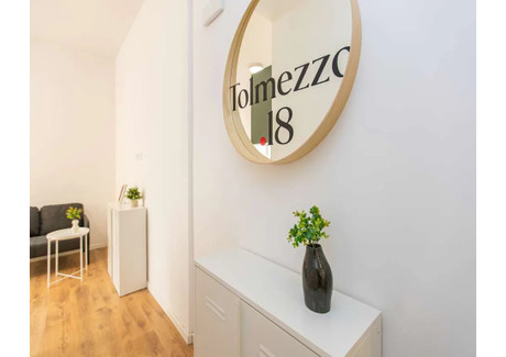 Mieszkanie do wynajęcia - Via Tolmezzo Milan, Włochy, 90 m², 943 USD (3714 PLN), NET-95354865