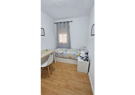 Mieszkanie do wynajęcia - Avinguda del Jordà Barcelona, Hiszpania, 80 m², 443 USD (1811 PLN), NET-95549905