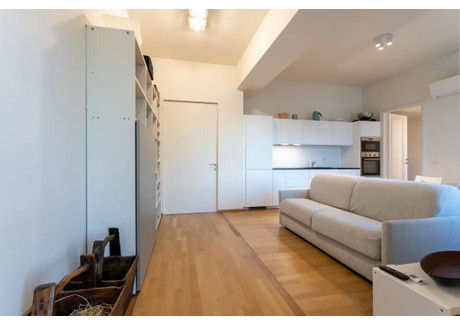 Mieszkanie do wynajęcia - Viale Renato Serra Milan, Włochy, 100 m², 3314 USD (13 355 PLN), NET-95612634