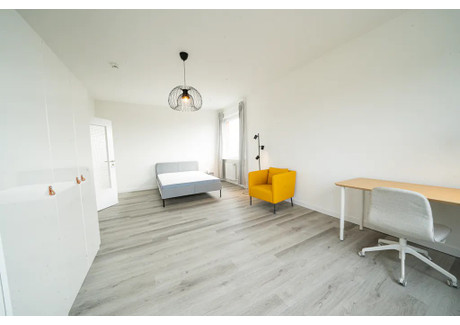 Mieszkanie do wynajęcia - Motzener Straße Berlin, Niemcy, 60 m², 622 USD (2449 PLN), NET-95666295