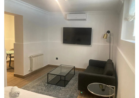 Mieszkanie do wynajęcia - Calle de Saavedra Fajardo Madrid, Hiszpania, 40 m², 3863 USD (14 836 PLN), NET-96159201