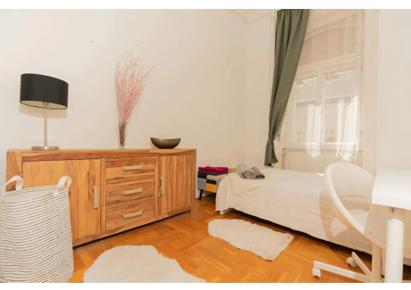 Mieszkanie do wynajęcia - Teréz körút Budapest, Węgry, 78 m², 436 USD (1669 PLN), NET-96319567