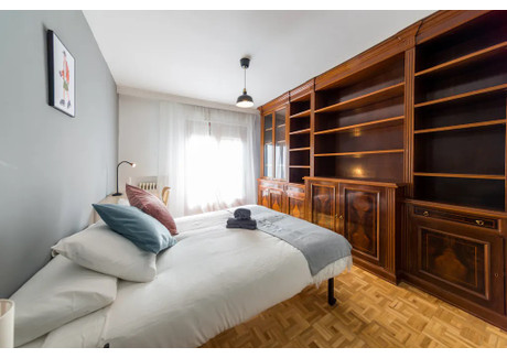 Mieszkanie do wynajęcia - Calle de Lavapiés Madrid, Hiszpania, 120 m², 580 USD (2285 PLN), NET-96421459