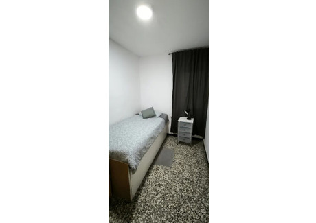 Mieszkanie do wynajęcia - Carrer de Santa Albina Barcelona, Hiszpania, 140 m², 522 USD (2139 PLN), NET-96637415