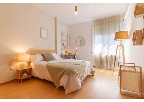 Mieszkanie do wynajęcia - Carrer de Rocafort Barcelona, Hiszpania, 65 m², 814 USD (3208 PLN), NET-96665282