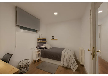 Mieszkanie do wynajęcia - Carrer de Balmes Barcelona, Hiszpania, 134 m², 854 USD (3288 PLN), NET-96694760