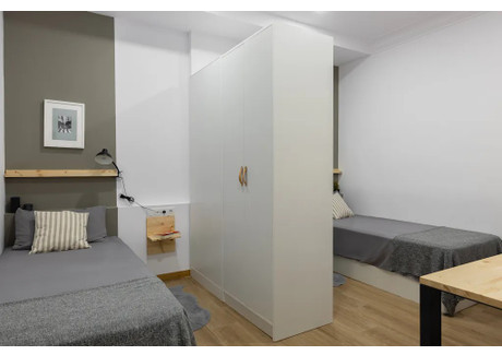 Mieszkanie do wynajęcia - Carrer de Balmes Barcelona, Hiszpania, 137 m², 681 USD (2848 PLN), NET-96717902