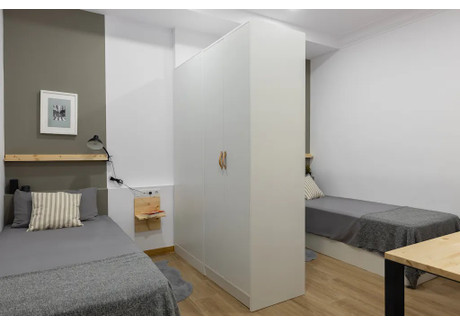 Mieszkanie do wynajęcia - Carrer de Balmes Barcelona, Hiszpania, 141 m², 616 USD (2514 PLN), NET-96729748