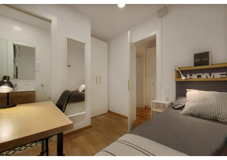 Mieszkanie do wynajęcia - Carrer de Balmes Barcelona, Hiszpania, 137 m², 1039 USD (4165 PLN), NET-96729804