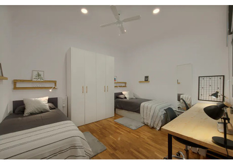 Mieszkanie do wynajęcia - Carrer de Balmes Barcelona, Hiszpania, 137 m², 624 USD (2460 PLN), NET-96729806
