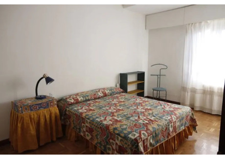 Mieszkanie do wynajęcia - Calle de Martínez Izquierdo Madrid, Hiszpania, 75 m², 697 USD (2745 PLN), NET-96783210