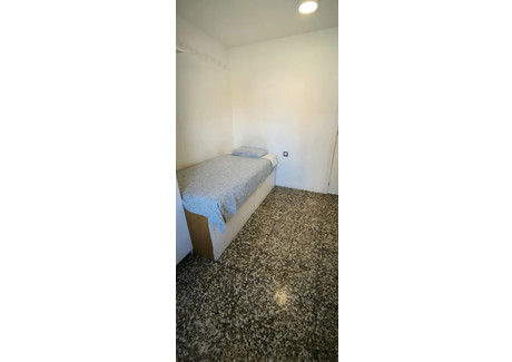 Mieszkanie do wynajęcia - Carrer de Santa Albina Barcelona, Hiszpania, 140 m², 614 USD (2359 PLN), NET-96810823