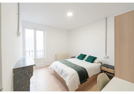 Mieszkanie do wynajęcia - Calle del Conde de Aranda Madrid, Hiszpania, 280 m², 973 USD (3832 PLN), NET-96875365