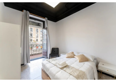 Mieszkanie do wynajęcia - Calle de Sagasta Madrid, Hiszpania, 320 m², 911 USD (3662 PLN), NET-96875456