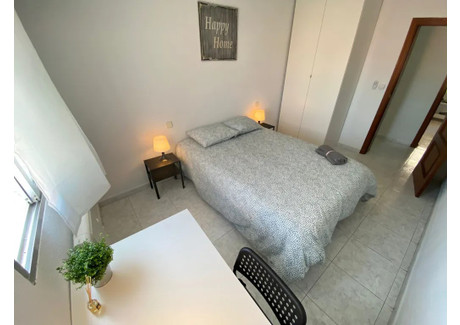 Mieszkanie do wynajęcia - Calle del Puerto de la Morcuera Madrid, Hiszpania, 80 m², 407 USD (1642 PLN), NET-96875477