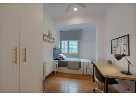 Mieszkanie do wynajęcia - Carrer de Balmes Barcelona, Hiszpania, 131 m², 929 USD (3660 PLN), NET-96908649