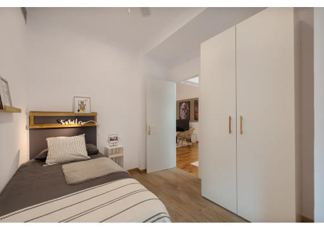 Mieszkanie do wynajęcia - Carrer de Balmes Barcelona, Hiszpania, 131 m², 917 USD (3694 PLN), NET-96908650