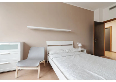 Mieszkanie do wynajęcia - Via Ernesto Breda Milan, Włochy, 304 m², 670 USD (2639 PLN), NET-96930158