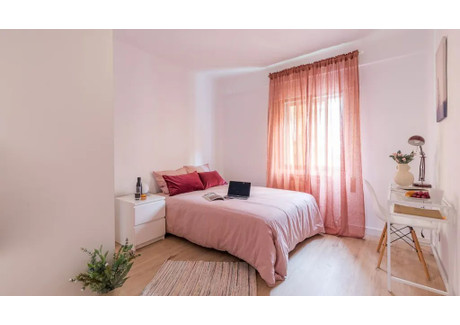Mieszkanie do wynajęcia - Calle de Marcelo Usera Madrid, Hiszpania, 90 m², 562 USD (2215 PLN), NET-96989118