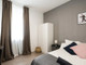 Mieszkanie do wynajęcia - Calle de Toledo Madrid, Hiszpania, 90 m², 784 USD (3161 PLN), NET-97059656