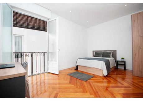 Mieszkanie do wynajęcia - Calle Blanca de Navarra Madrid, Hiszpania, 200 m², 869 USD (3422 PLN), NET-97094929