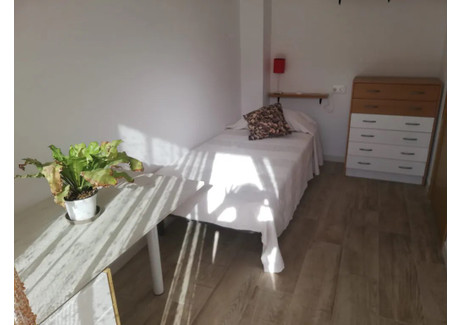 Mieszkanie do wynajęcia - Avenida Cardenal Benlloch Valencia, Hiszpania, 90 m², 365 USD (1491 PLN), NET-97112158