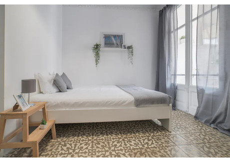 Mieszkanie do wynajęcia - Carrer de Casanova Barcelona, Hiszpania, 200 m², 726 USD (2861 PLN), NET-97112333