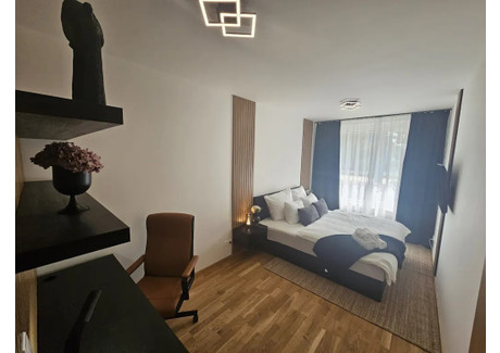 Mieszkanie do wynajęcia - Kolbenova Prague, Czechy, 65 m², 2382 USD (9505 PLN), NET-97137662