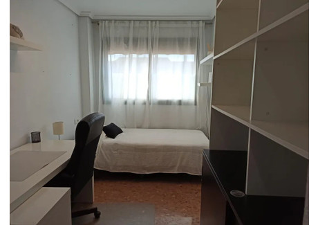 Mieszkanie do wynajęcia - Carrer Riu Jalón Valencia, Hiszpania, 90 m², 385 USD (1519 PLN), NET-97161676