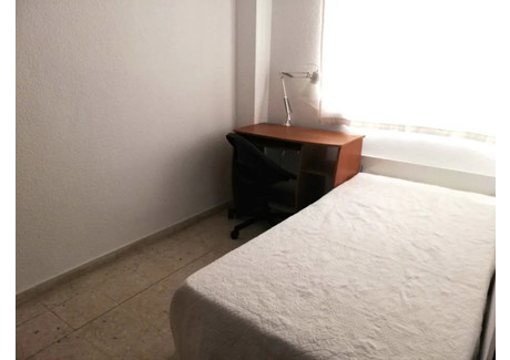 Mieszkanie do wynajęcia - Carrer Campoamor Valencia, Hiszpania, 90 m², 273 USD (1113 PLN), NET-97161682