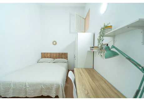 Mieszkanie do wynajęcia - Ronda de Sant Pere Barcelona, Hiszpania, 240 m², 804 USD (3240 PLN), NET-97233549