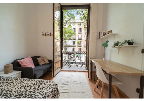 Mieszkanie do wynajęcia - Ronda de Sant Pere Barcelona, Hiszpania, 240 m², 950 USD (3646 PLN), NET-97233550