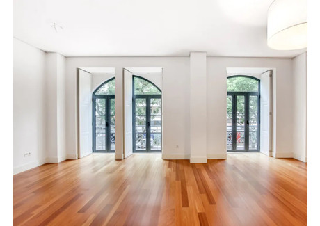 Mieszkanie do wynajęcia - Avenida 5 de Outubro Lisbon, Portugalia, 204 m², 3648 USD (14 958 PLN), NET-97319127