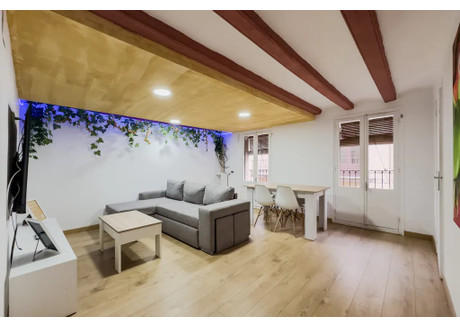 Mieszkanie do wynajęcia - Carrer dels Tallers Barcelona, Hiszpania, 55 m², 1629 USD (6420 PLN), NET-97319221