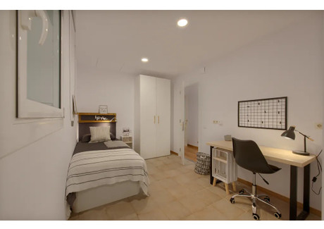 Mieszkanie do wynajęcia - Carrer de Balmes Barcelona, Hiszpania, 131 m², 1180 USD (4756 PLN), NET-97349722