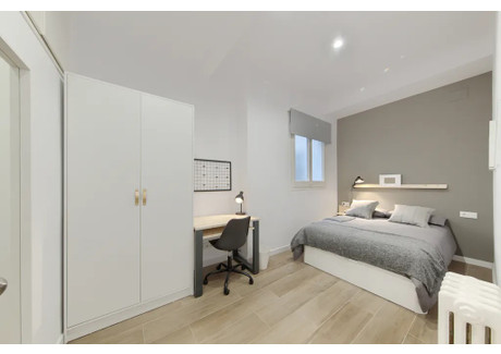 Mieszkanie do wynajęcia - Carrer de Balmes Barcelona, Hiszpania, 192 m², 887 USD (3495 PLN), NET-97405489